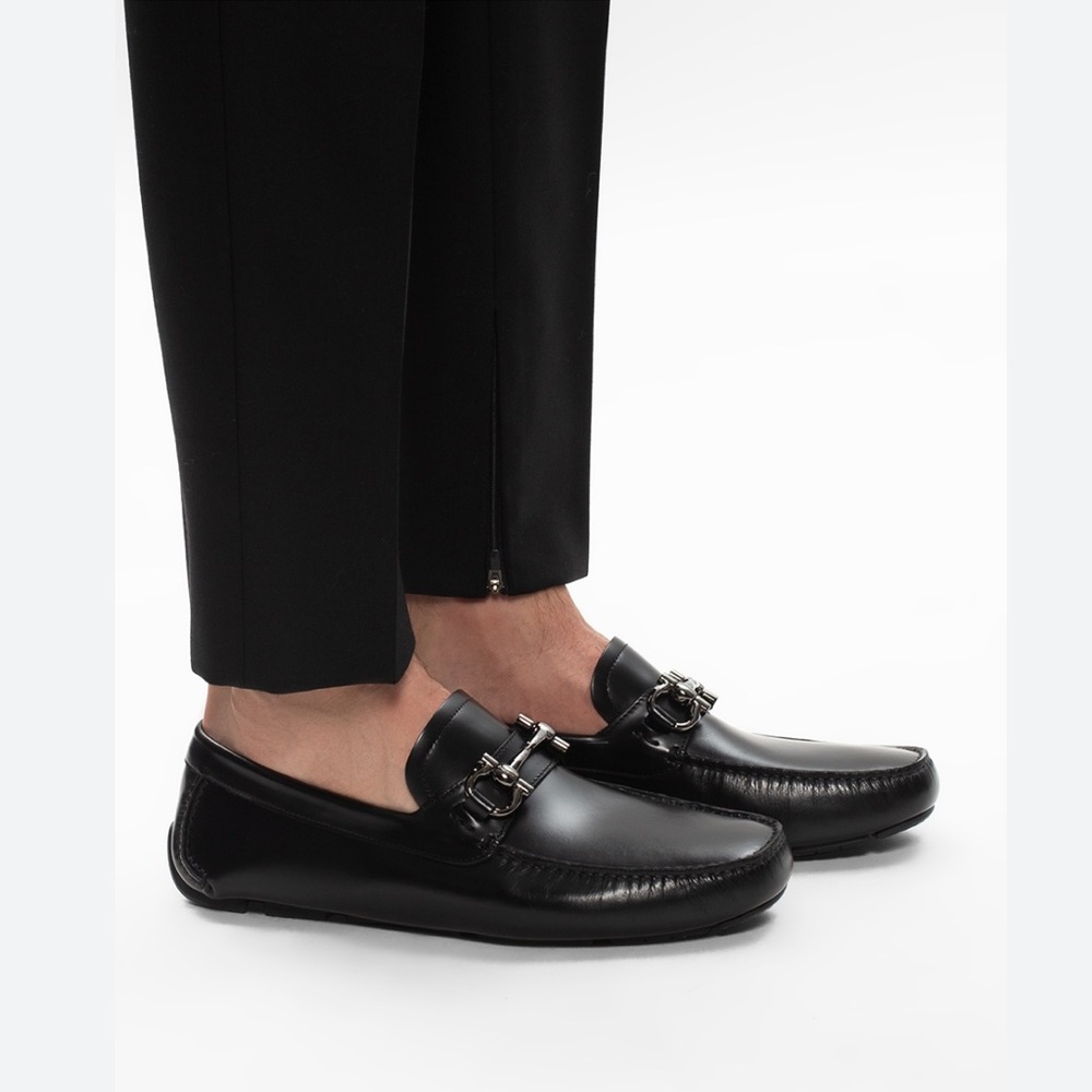 Salvatore Ferragamo Black Leather
Gancini Slip On Loafers men Sz 10.5 D